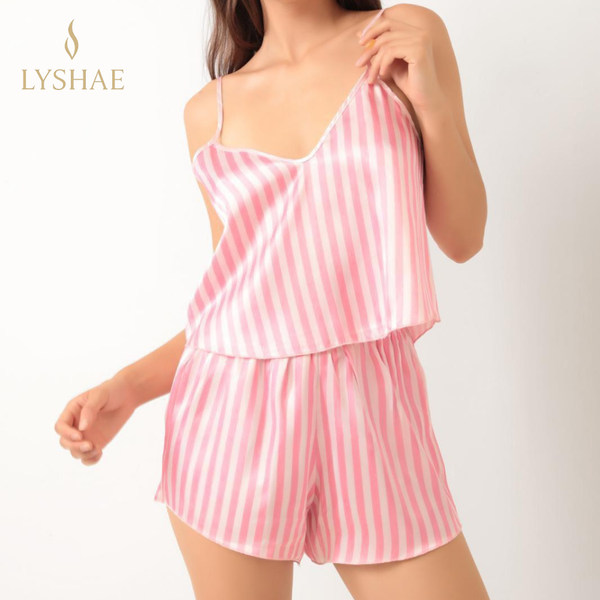 Lyshae Pembe Cizgili Saten Pijama Takimi, Kadin Satin Sortlu Takim, Lyshae Premium Ev Giyim, Seksi Pembe Cizgili Gecelik Set, Rahat Satin Nightwear, Lyshae Pembe Saten Sort ve Atlet Takimi, Ev Stili Pijama Seti